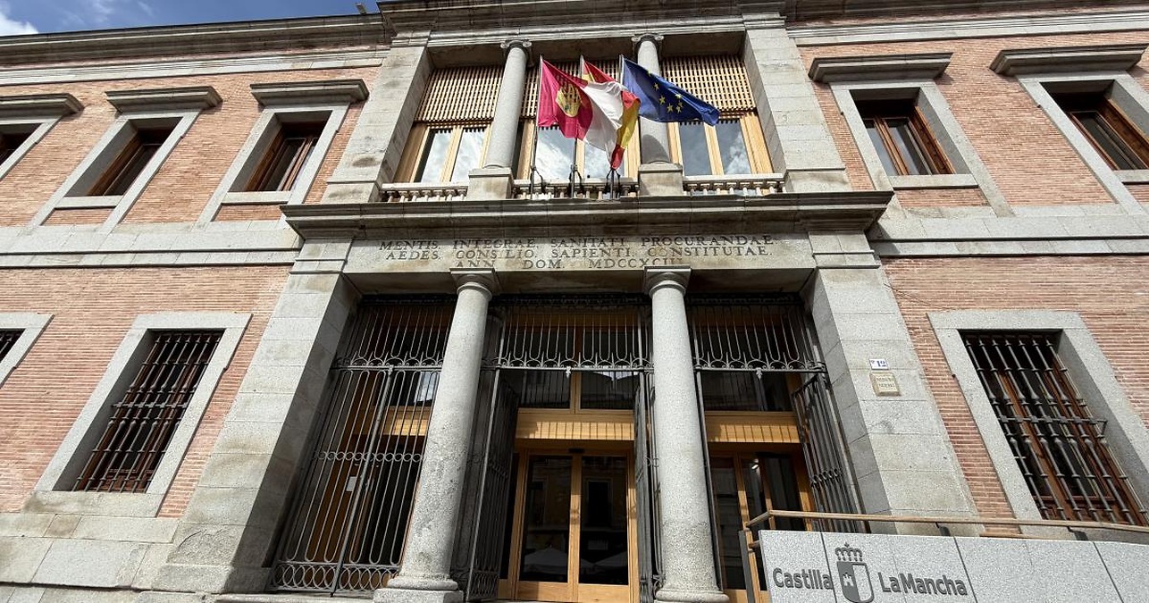 El Gobierno de Castilla-La Mancha reconoce a 21 personas y siete colectivos con medallas de Protección Civil