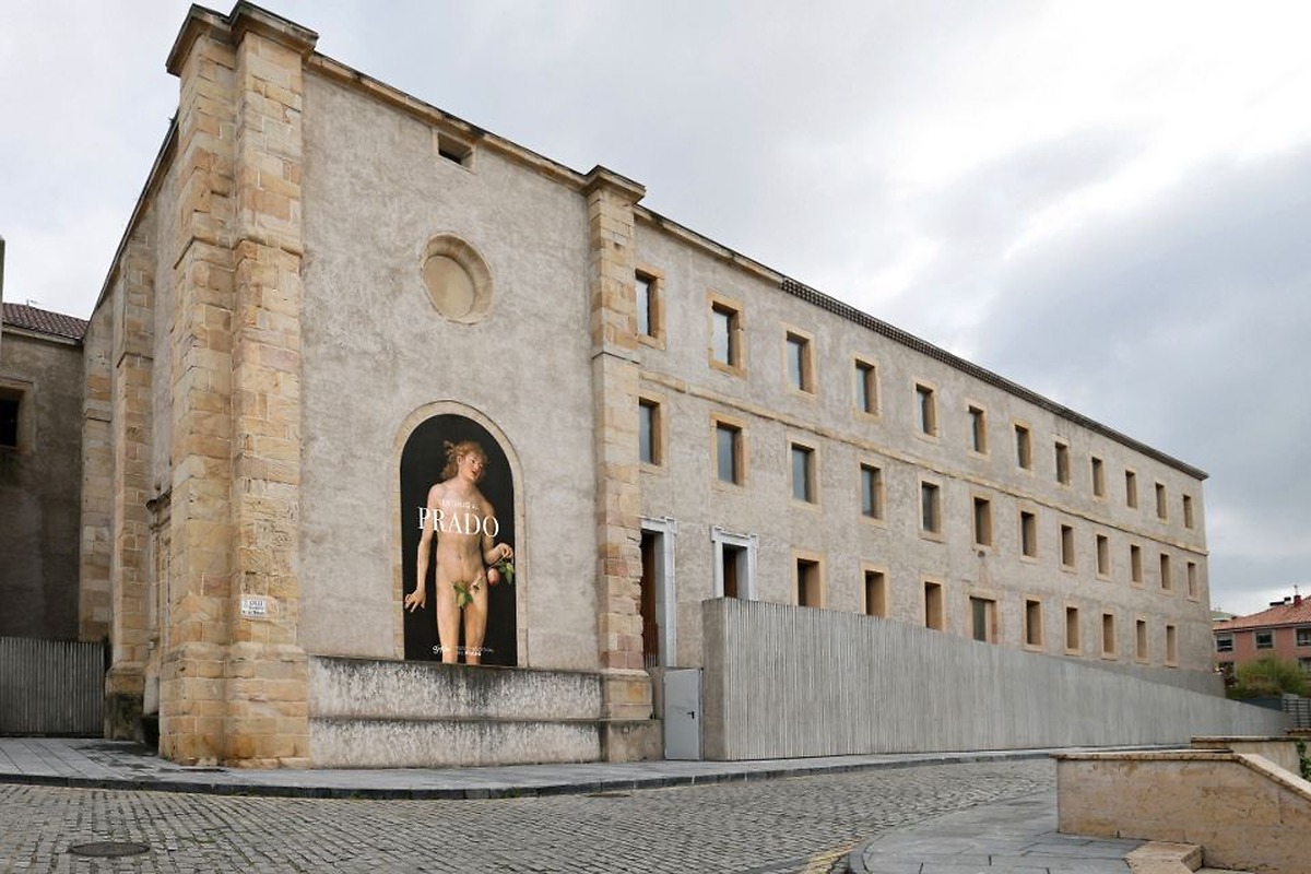 Gijón inaugura ‘Ventanas al Prado’ con música y arte en Tabacalera