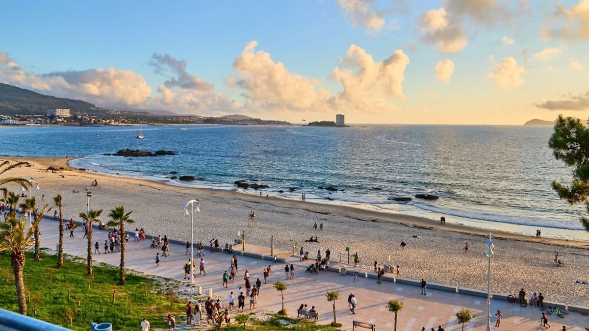 Vigo inicia la demolición del restaurante Di San Remo para avanzar en la regeneración de Samil