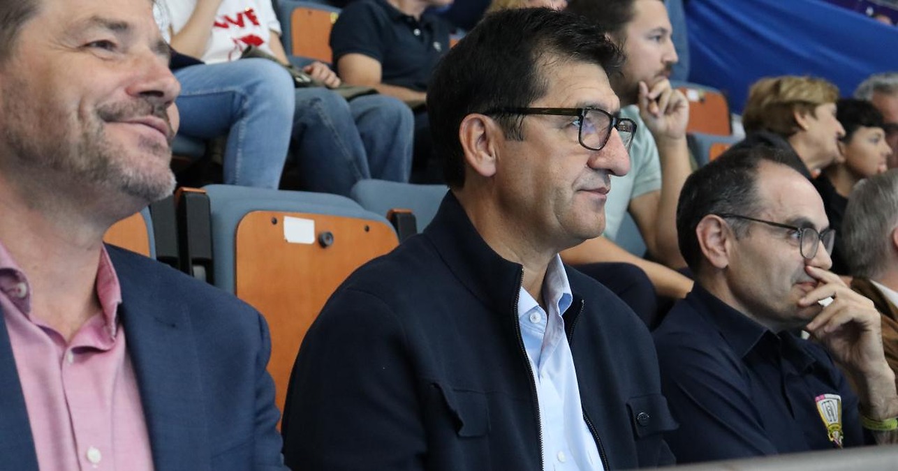 José Manuel Caballero apoya al BM Caserío Ciudad Real en su victoria ante el BM Granollers