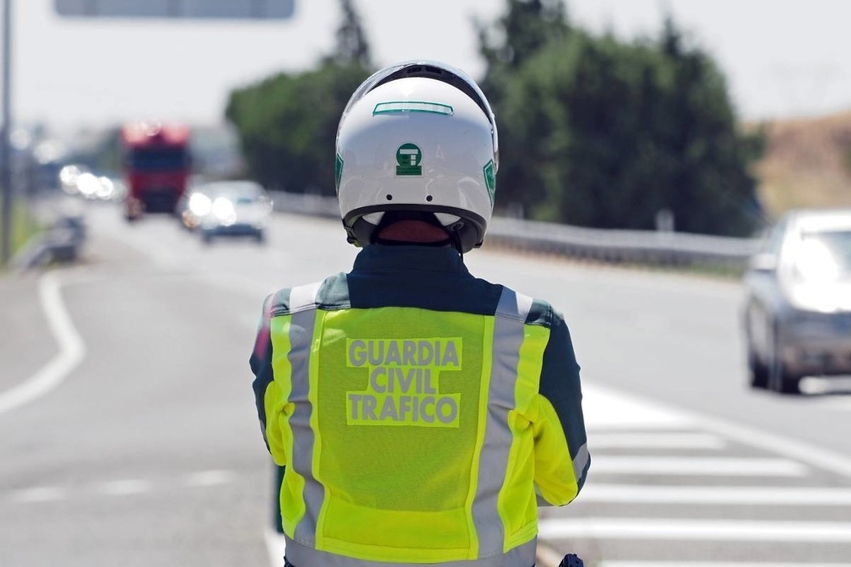 La DGT lanza una campaña para prevenir distracciones al volante en España