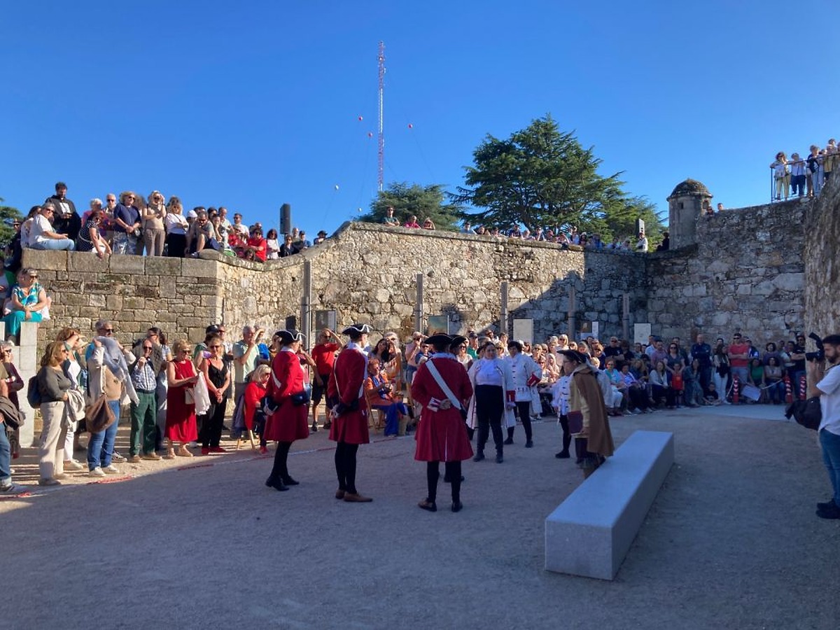 Vigo revive su historia con la representación teatral 'Vigo 1719. Una lucha olvidada' en el Castro