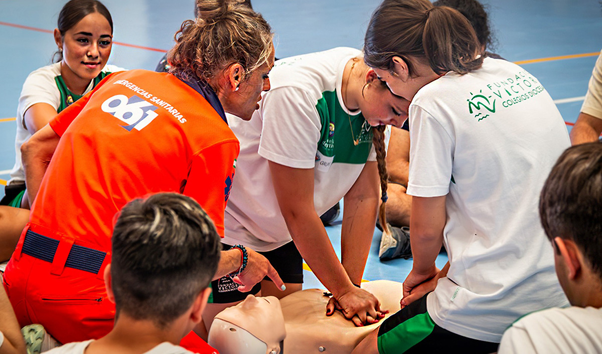 Más de 12.000 jóvenes andaluces se forman en reanimación cardiaca en los cardiomaratones 061