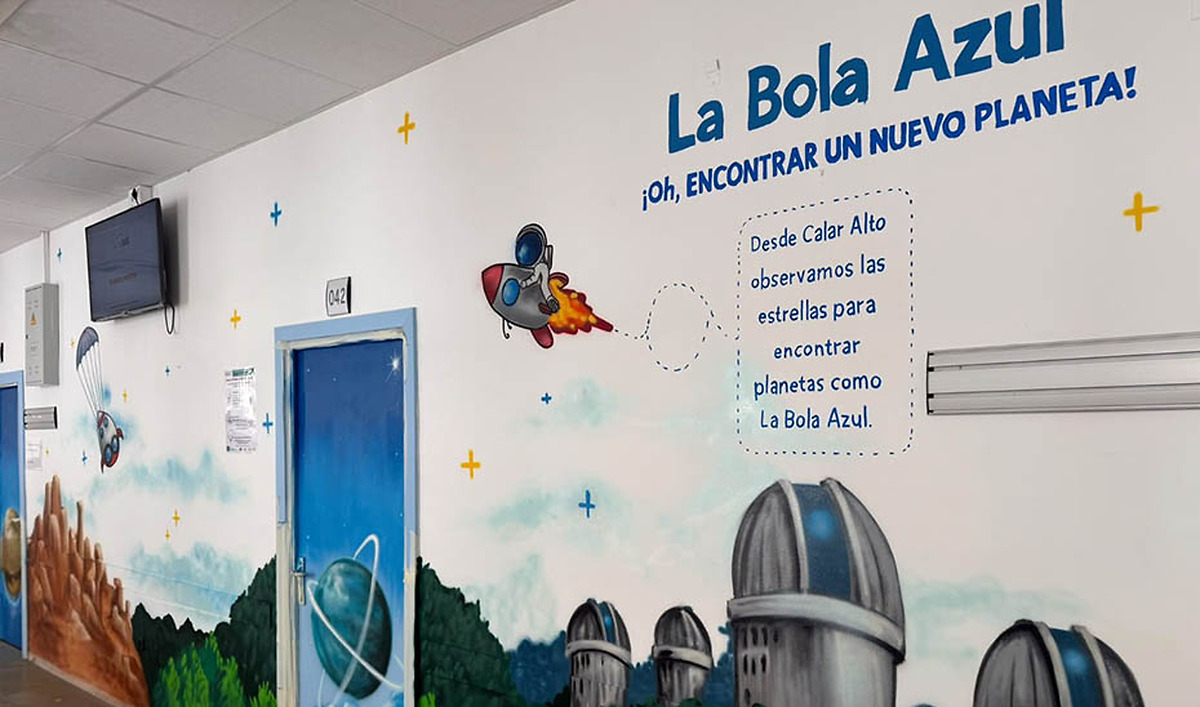 El Hospital Torrecárdenas de Almería estrena consultas temáticas para niños en el CPE Bola Azul