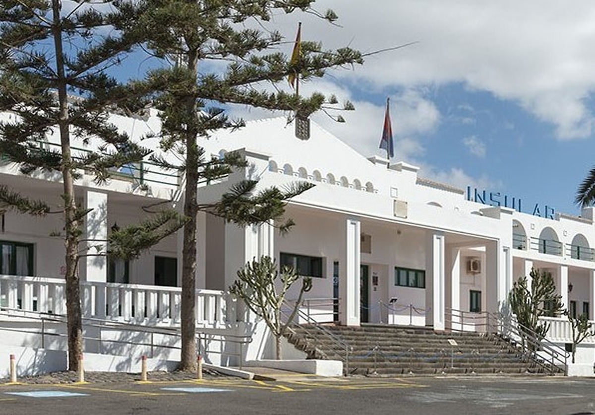 Esther Monzón asegura que el Hospital Insular de Lanzarote mantendrá su identidad y modelo asistencial