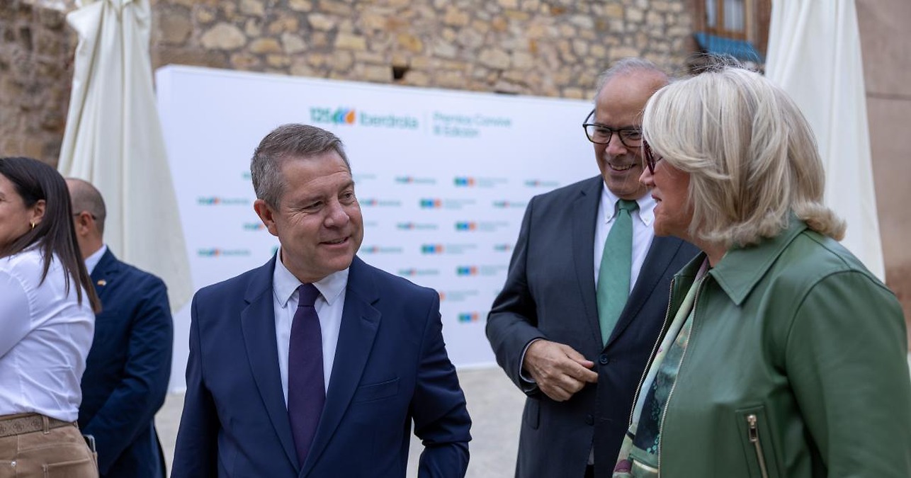 García-Page pide que las empresas se instalen en las zonas productoras de energía en Sigüenza